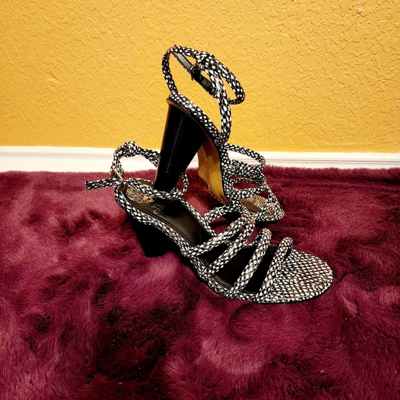 Sandals - Picture 2 of 5